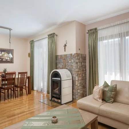 Novi Apartment *