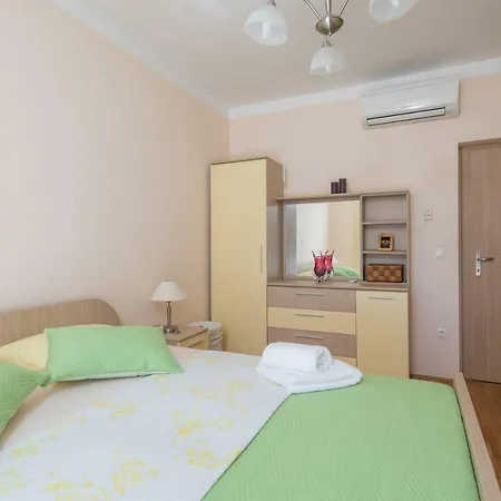 Apartment Novi Kaštela